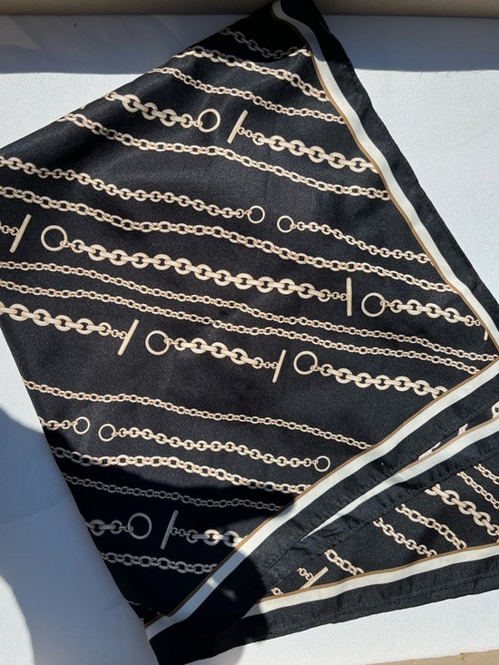 Accessories - Beautiful Black/Tan Scarf